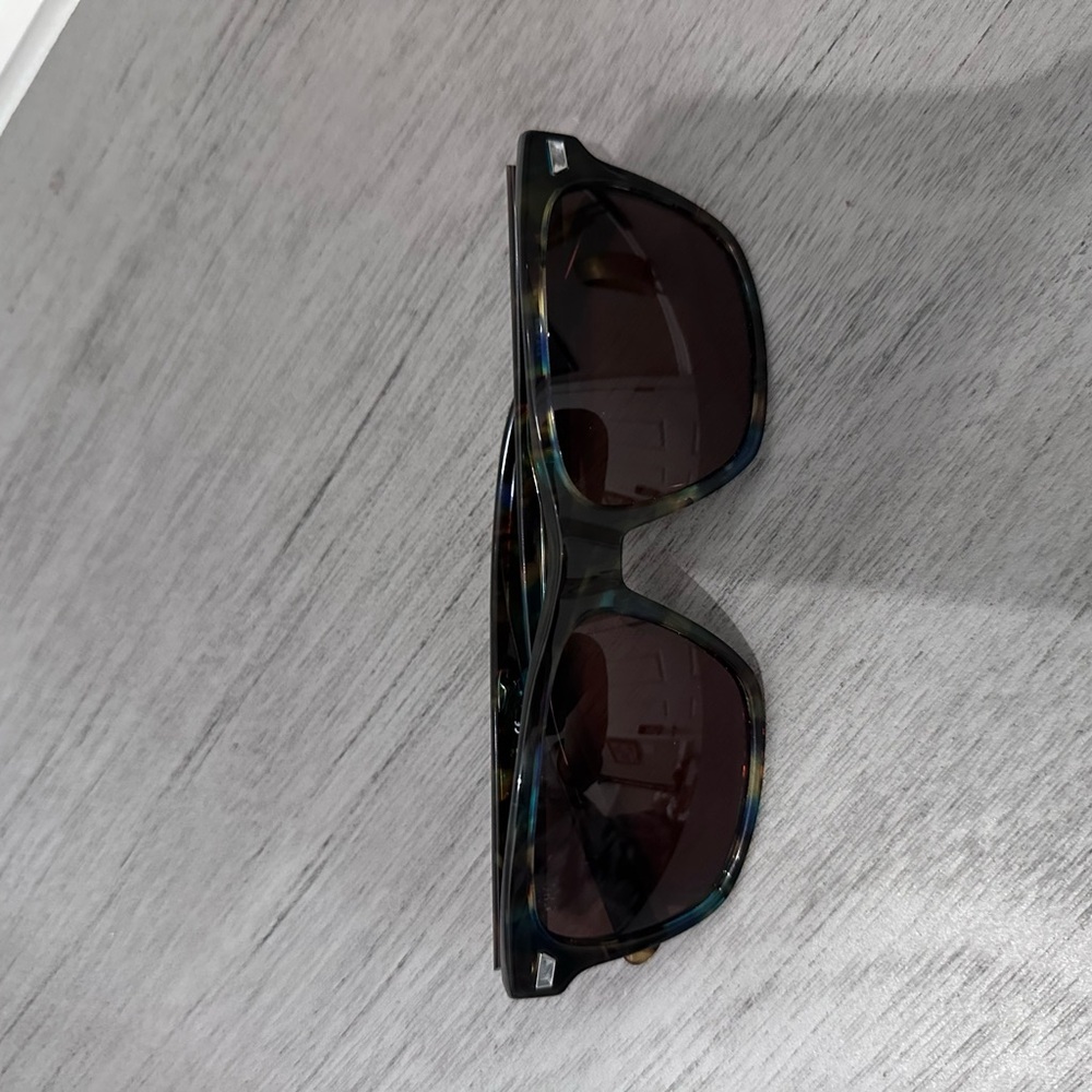 Costa Brown Oversized Glasses with Polarized Lenses - Picture 9 of 9